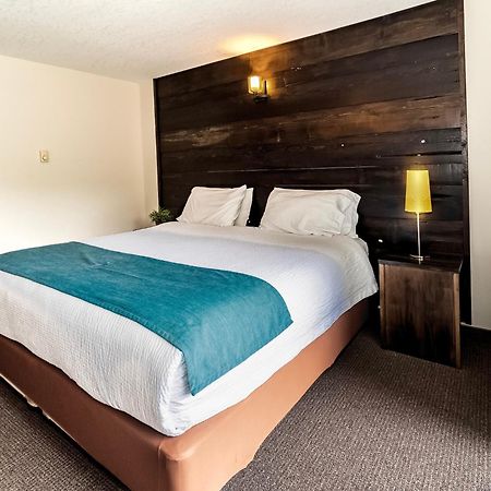 3 Pines Lodge Muskoka Хънтсвил Екстериор снимка