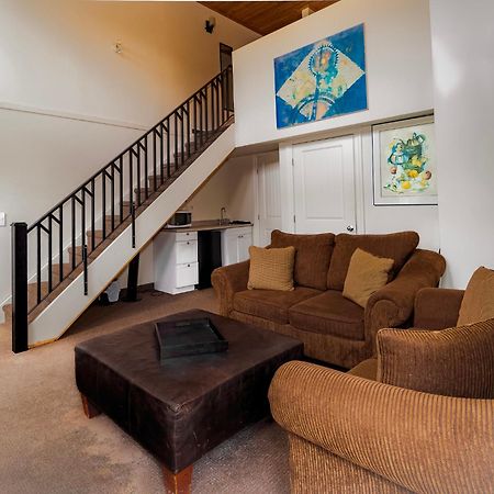 3 Pines Lodge Muskoka Хънтсвил Екстериор снимка