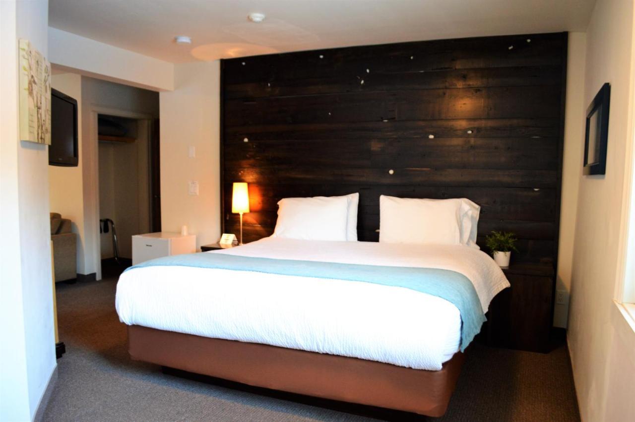 3 Pines Lodge Muskoka Хънтсвил Екстериор снимка