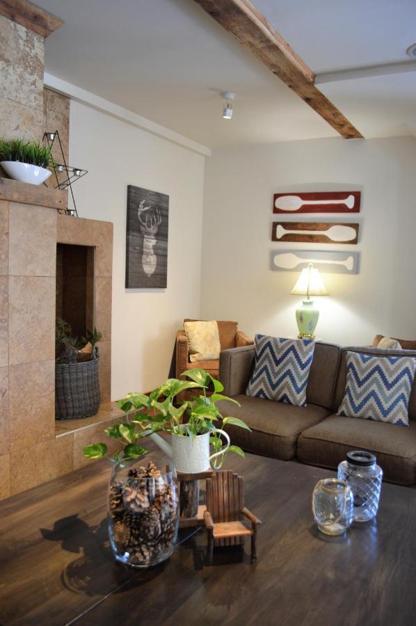 3 Pines Lodge Muskoka Хънтсвил Екстериор снимка