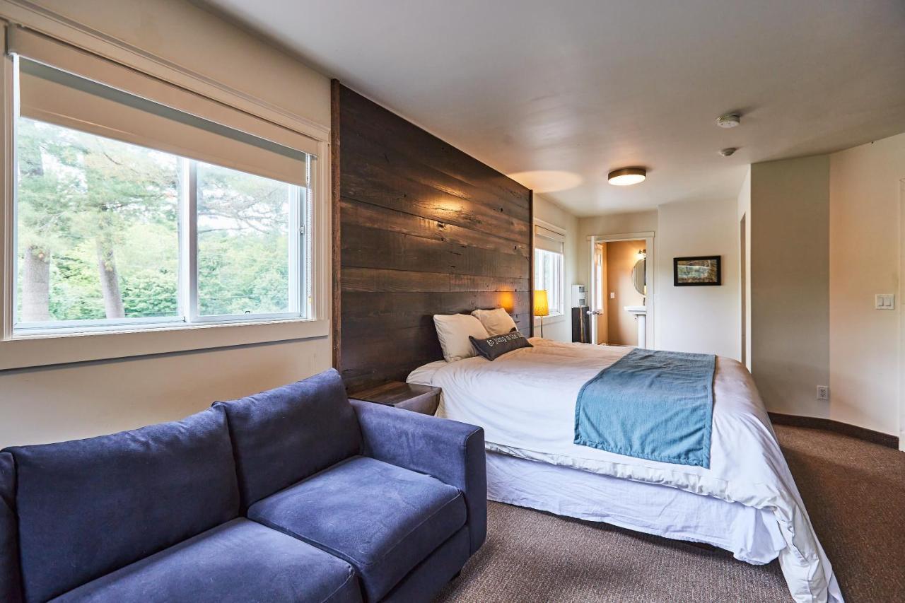 3 Pines Lodge Muskoka Хънтсвил Екстериор снимка