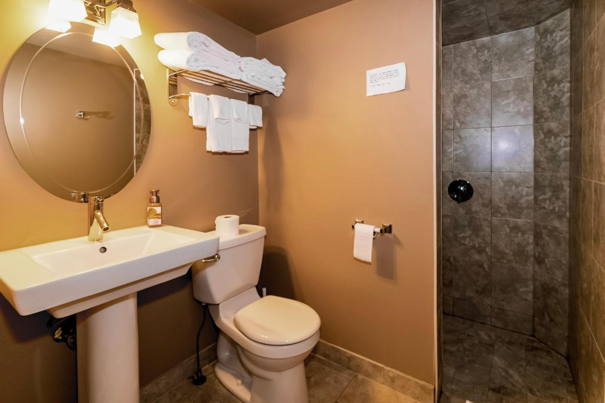 3 Pines Lodge Muskoka Хънтсвил Екстериор снимка