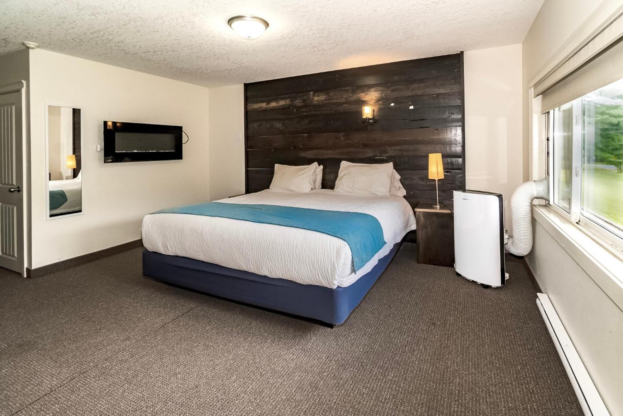 3 Pines Lodge Muskoka Хънтсвил Екстериор снимка