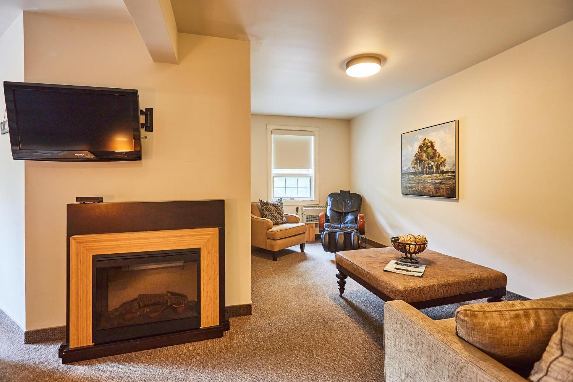 3 Pines Lodge Muskoka Хънтсвил Екстериор снимка